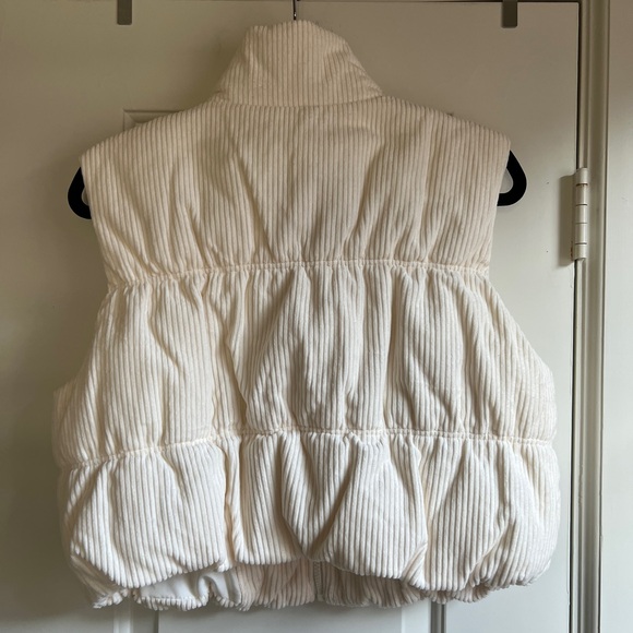 H&M Cropped Puffer Vest - Picture 2 of 3